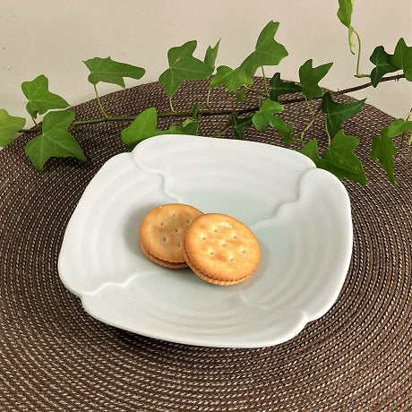 中国？青磁 鳥紋 雲紋 皿 深皿 盛皿 印あり? 共箱？ 深川製磁 百年庵 笹青磁 笹舟取皿揃 小皿 6162-282 箱あり