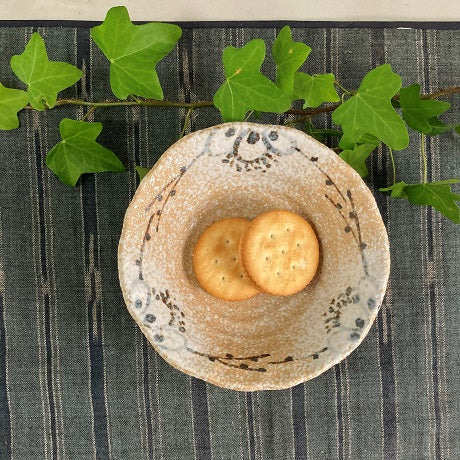 志野花絵 鳴門彫小鉢 – 食器・陶器・磁器 - アウトレット通販 志野花絵 鳴門彫小鉢 – 食器・陶器・磁器 - アウトレット通販