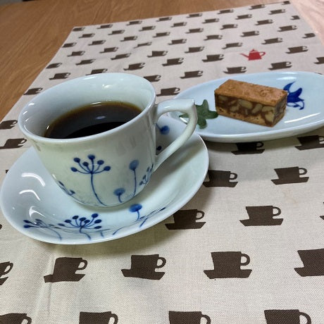 ボタニカル コーヒーカップ&ソーサー – 食器・陶器・磁器 ボタニカル コーヒーカップ&ソーサー – 食器・陶器・磁器
